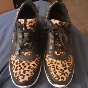 Vionic Orthaheel Leopard
Sneakers 11